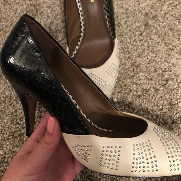 DONALD J PLINER studded heels - Picture 3 of 6